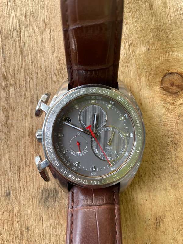 Beautiful Tissot Mens Wristwatch ( Working)
