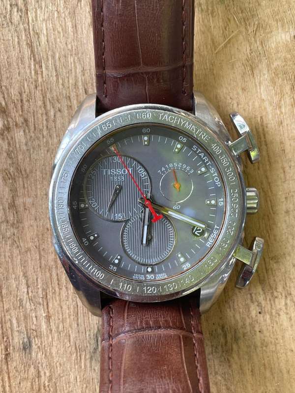 Beautiful Tissot Mens Wristwatch ( Working)