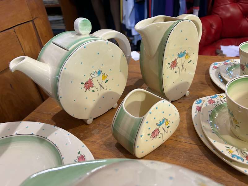 Clarice Cliff 45 pc Teaset in good condition