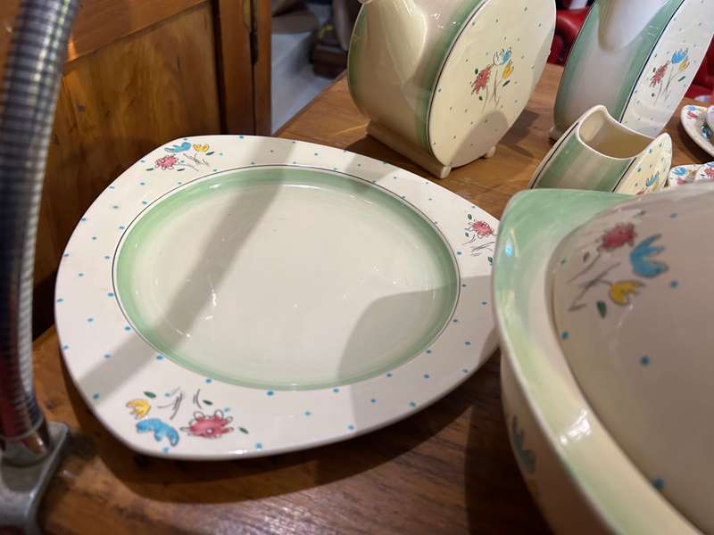 Clarice Cliff 45 pc Teaset in good condition