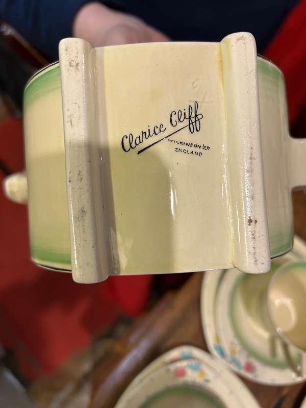 Clarice Cliff 45 pc Teaset in good condition