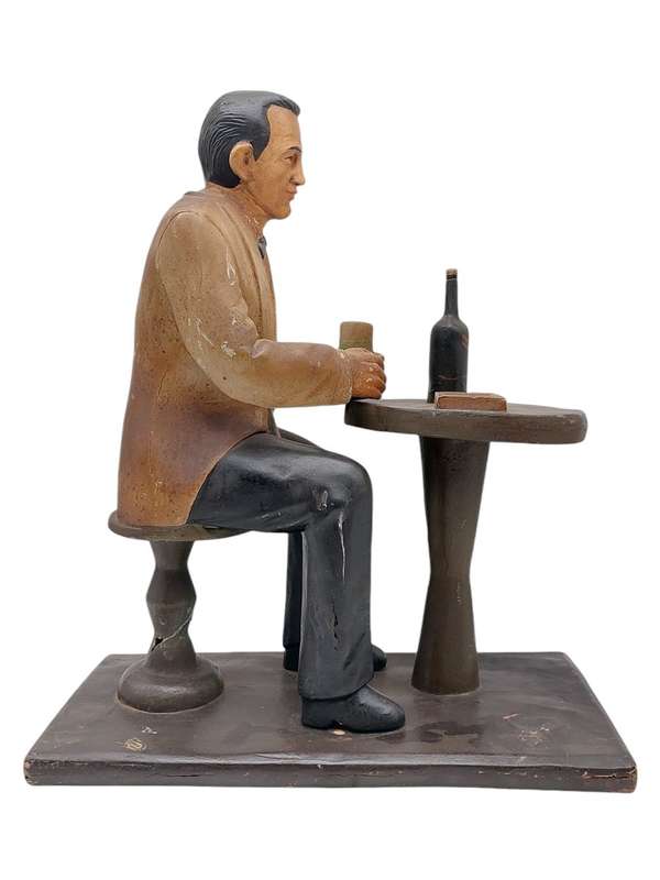 Advertising Figurine : Remi Martin ( 42 x 23 x 50cm )