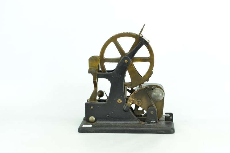 Cast Iron and Brass Laundry Markong Machine A&C Jenner( 34 x 31 x 17 cm ) circa 1922