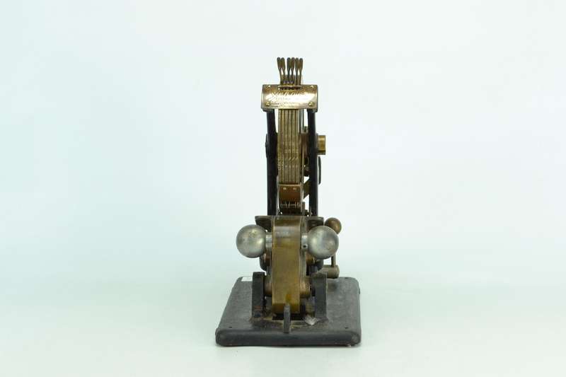 Cast Iron and Brass Laundry Markong Machine A&C Jenner( 34 x 31 x 17 cm ) circa 1922