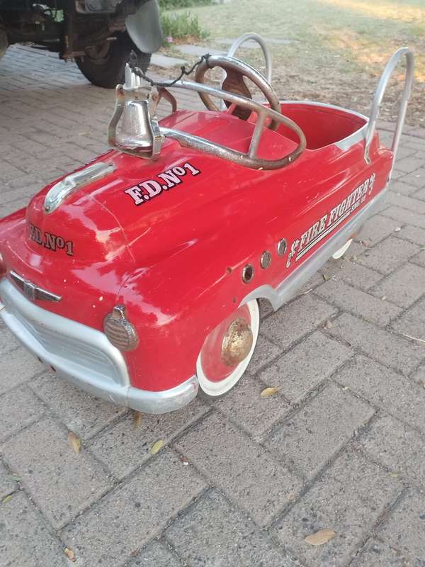 Vintage Tinplate Firechief Pedalcar
