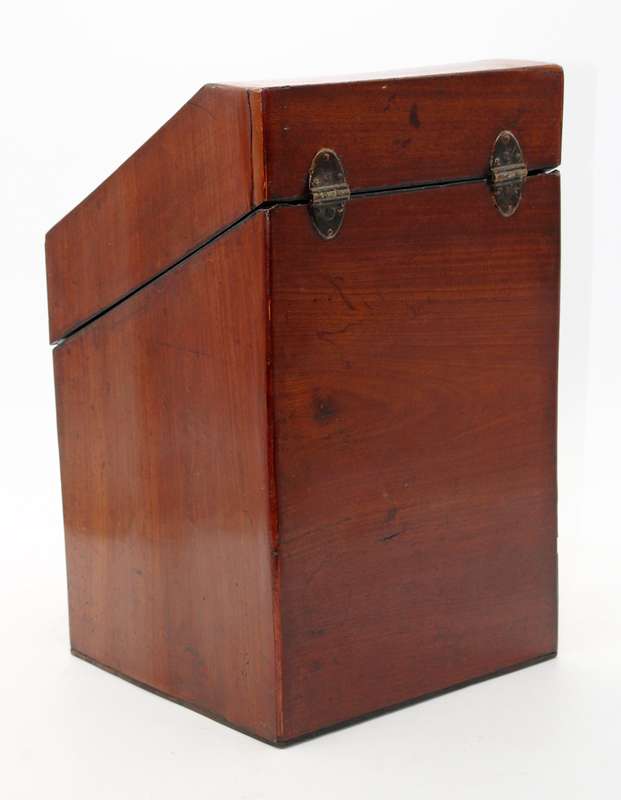 George 111 Flame Mahogany with Satinwood Inlay Serpentine Front Knife Box ( 38 x 22 x 30 cm )