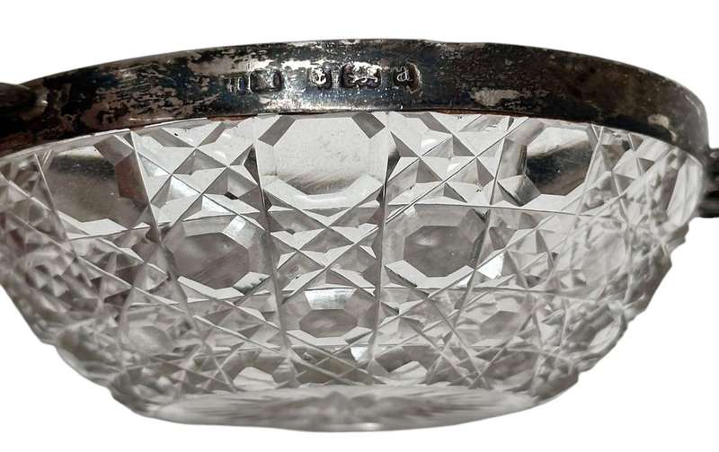 Silver Rimmed Cutglass Bowl ( 7 x 7 c 3cm )