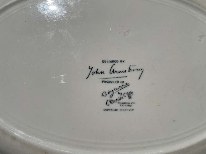 Clarice Cliff: John Armstrong for Clarice Cliff Bizarre. Chaldean Oval Platter ( 36,5 x 28,5)