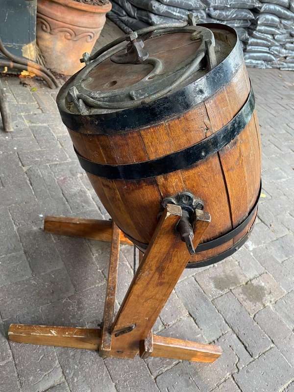 Vintage Butterchurn Churn Bail ( 80 c 57 x 48 cm )