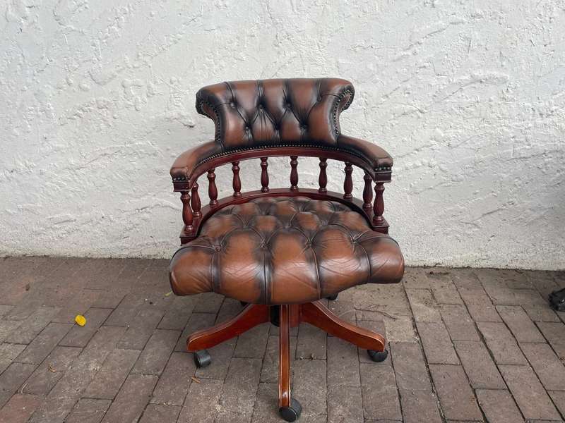 Genuine Leather Chesterfield Swivel Office Chair
