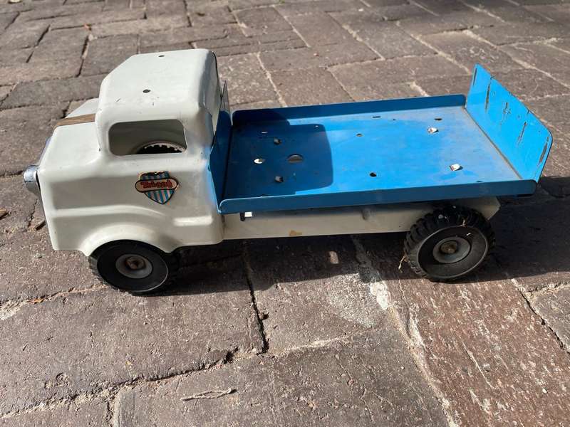 Triang Tinplate Milktruck ( 35 x 14 x 16 cm )