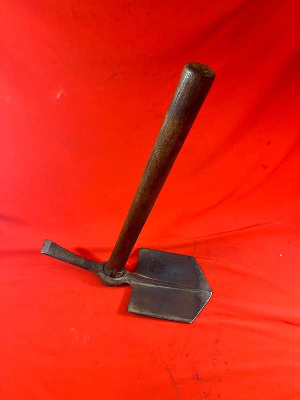 WW1 and 11 British Trench Tool
