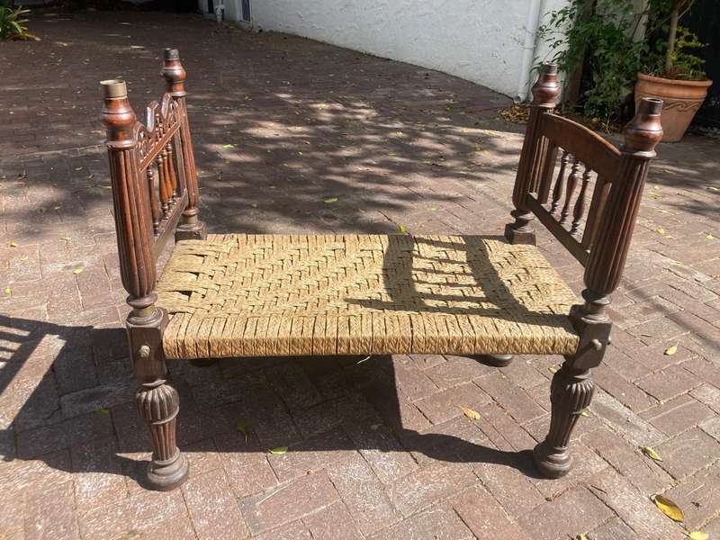 Vintage Kids Bed ( 91 x 87 x 52cm )