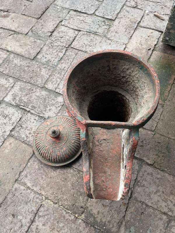 Rare Cast Iron Well Top  ( 30 x 25 cm )