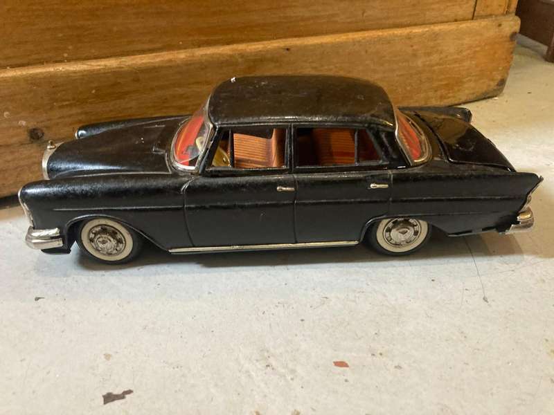 Japanes Tinplate Mercedes Benz ( 30 cm )