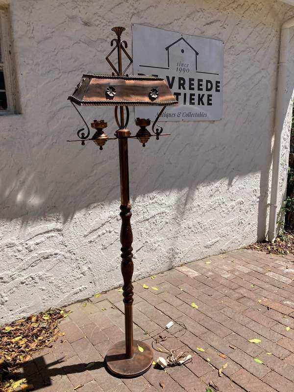Beautiful Copper Standing Lamp (173 x 47 x 24 cm )