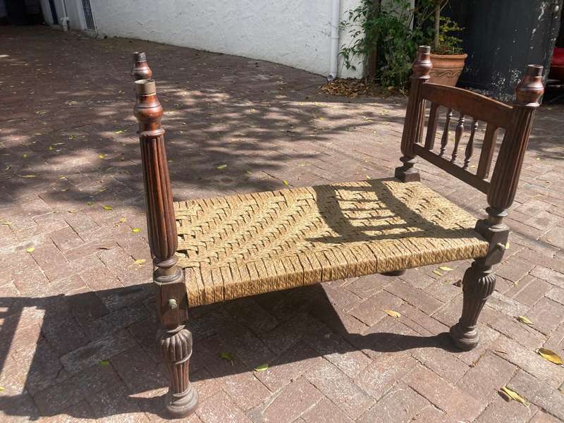 Vintage Kids Bed ( 91 x 87 x 52cm )