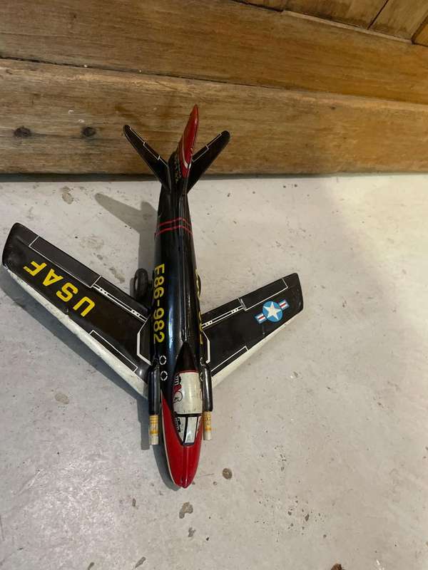 Tinplate USAF Jet ( 23 x 23 x 12 cm )