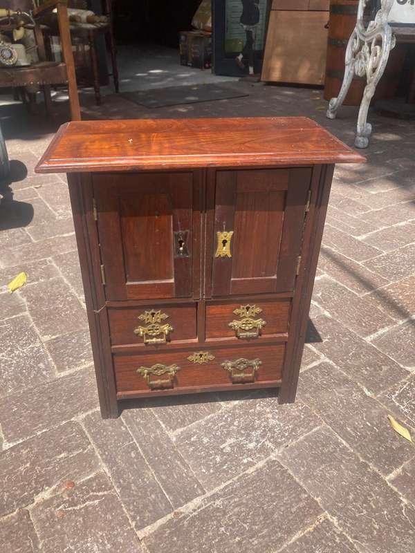 Rare Mahogany Sales Sample Cabinet (40 x 34 x 18 cm )