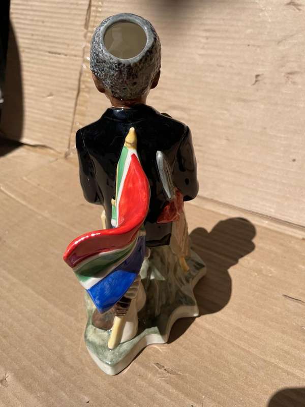 Kevin Francis Toby Jug Limited Editiom of Nelson Mandela by Andy Moss , 114/250 . ( 23 cm high )
