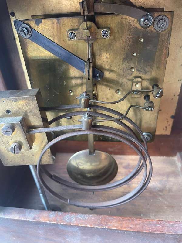 Beautiful Mahogany Cased Mantelclock ( 50 x 35 x 20 cm )