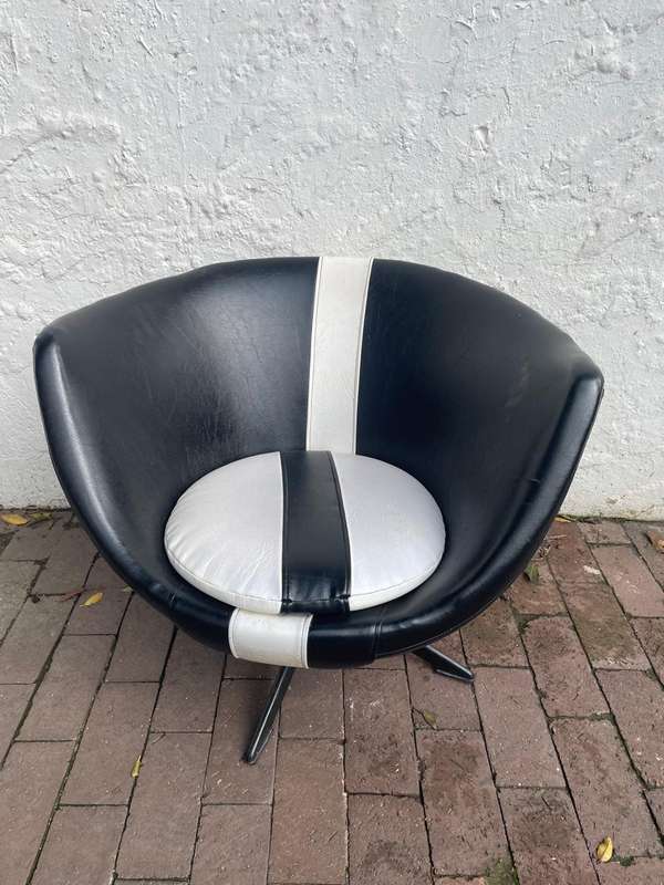 Midcentury Tub Swivel Chair