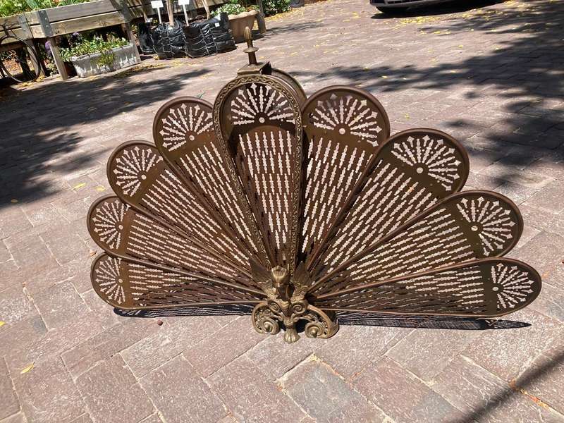Rate Brass Peacock Firescreen ( 65 cm high , 95 cm wide open )