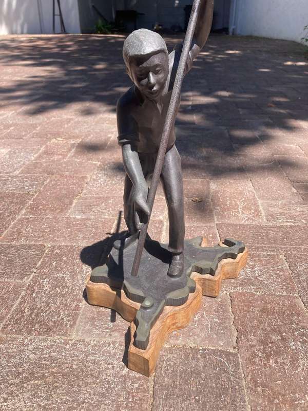 Bronze Sculpture of Flag Planting Man ( 35 cm )