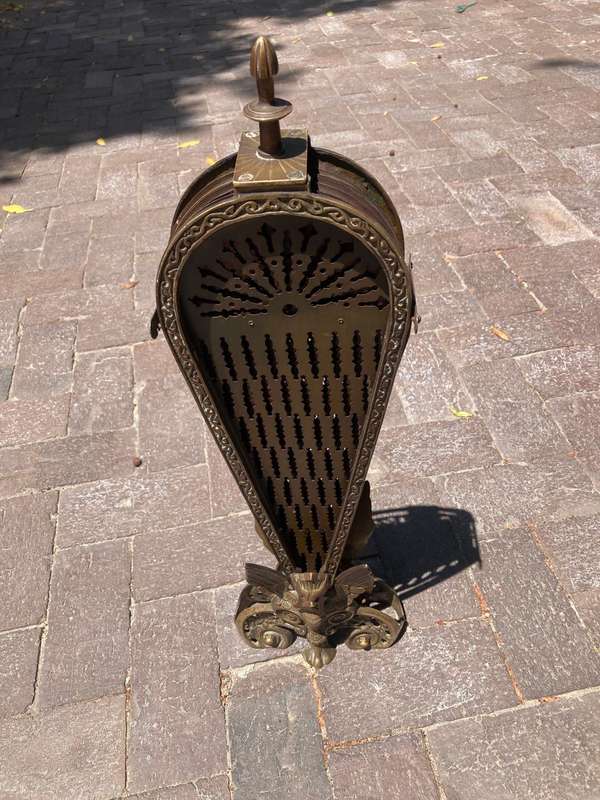 Rate Brass Peacock Firescreen ( 65 cm high , 95 cm wide open )