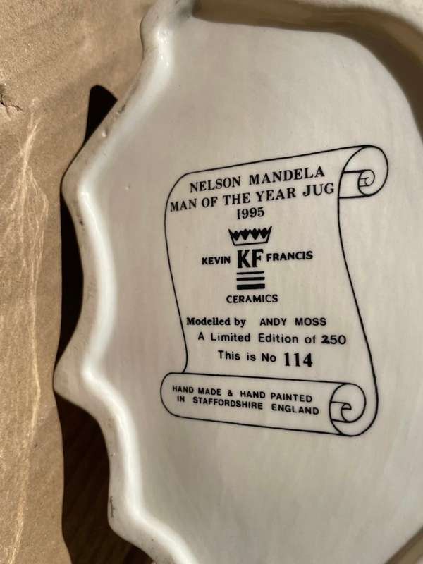 Kevin Francis Toby Jug Limited Editiom of Nelson Mandela by Andy Moss , 114/250 . ( 23 cm high )