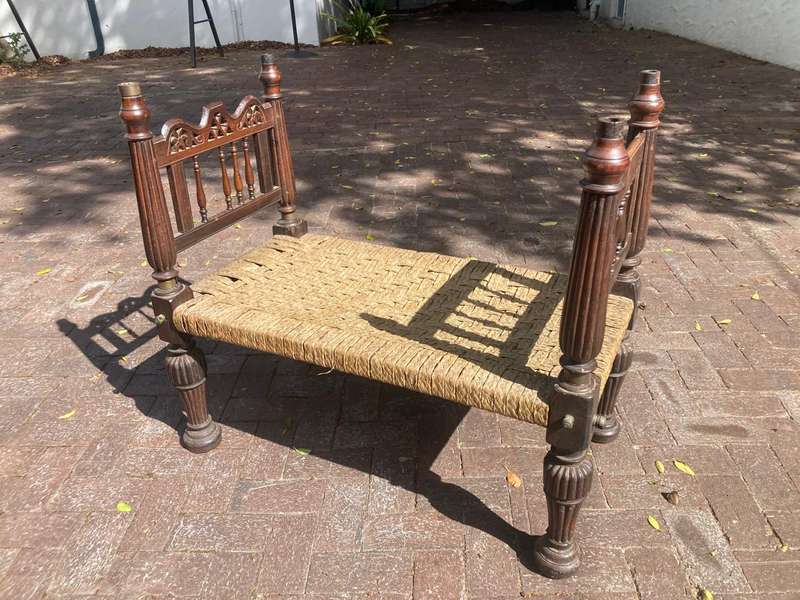Vintage Kids Bed ( 91 x 87 x 52cm )