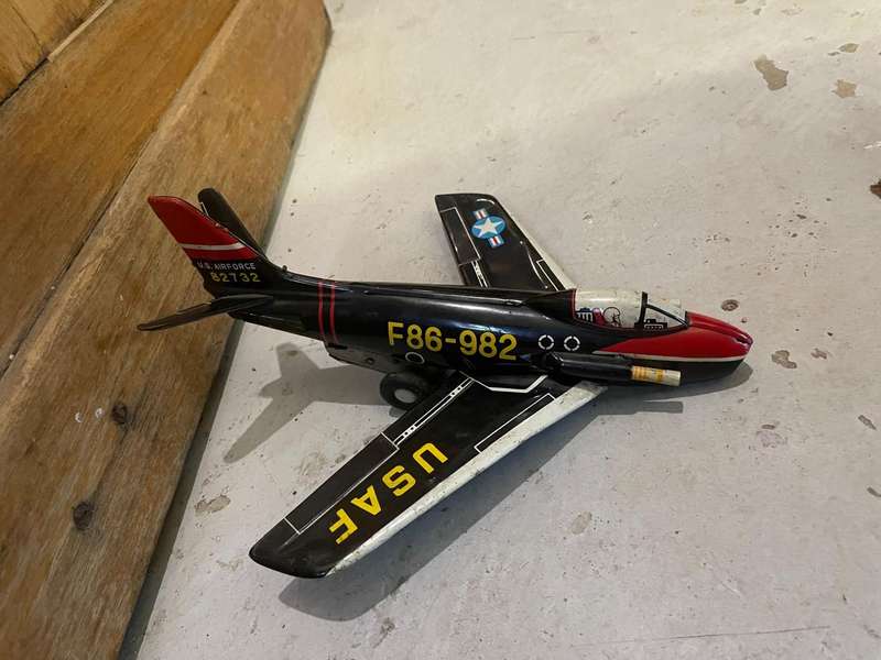 Tinplate USAF Jet ( 23 x 23 x 12 cm )