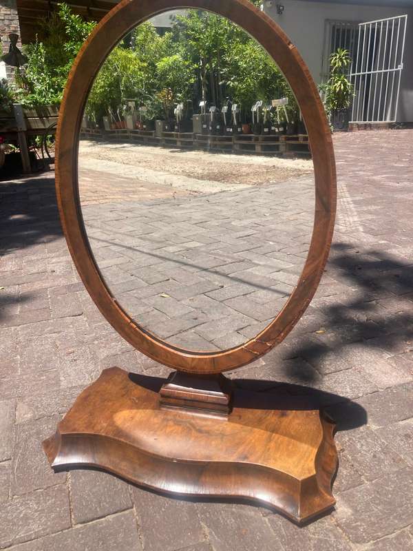 Beautiful Flame Mahogany Shaving Mirror ( 81 x 58 x 31 cm )