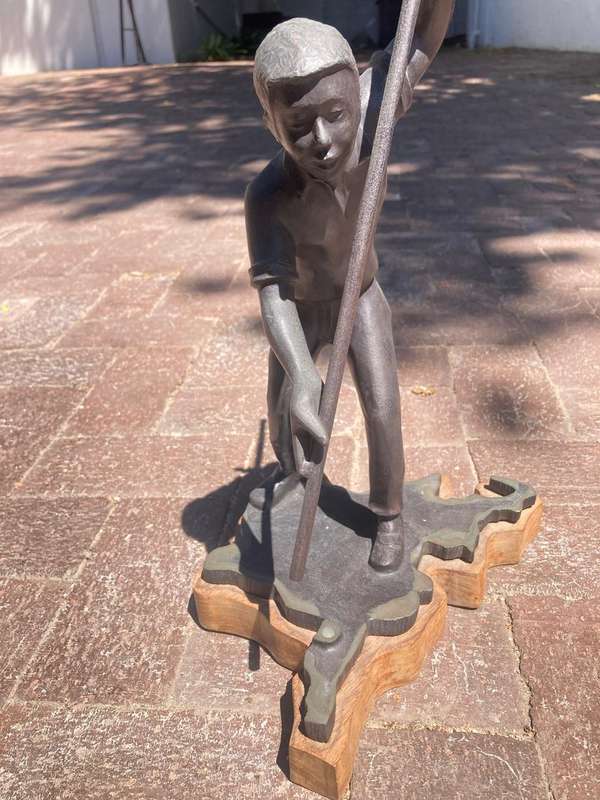 Bronze Sculpture of Flag Planting Man ( 35 cm )