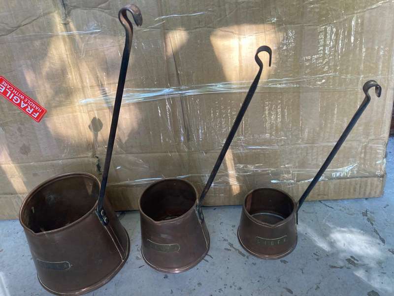 Set of 3 Brass Measuring Cups ( 12 , 10 , 7 cm )
