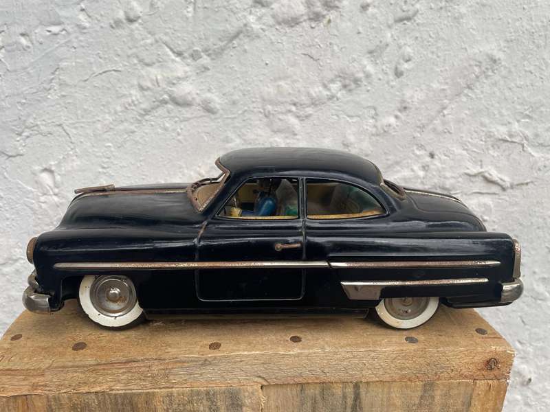 Tinplate Pontiac by Ichiko Japan ( 35 cm )