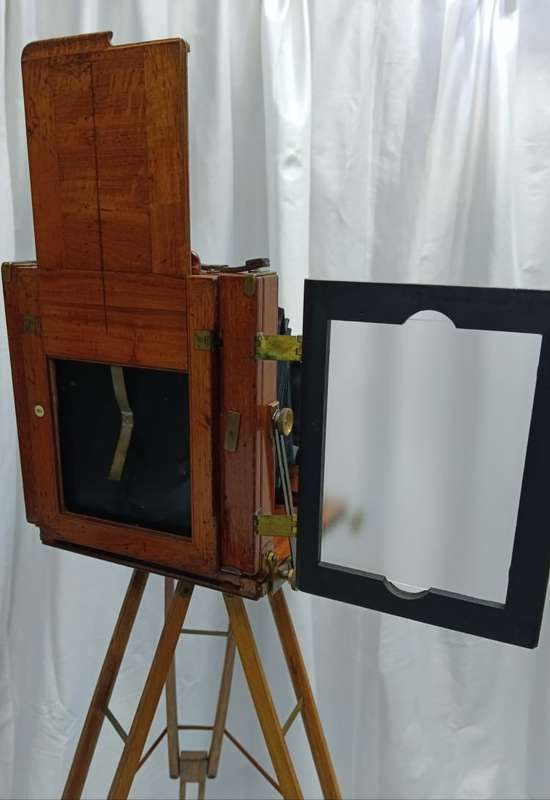 Antique Wood and Brass Victo Tripod Camera 1898.