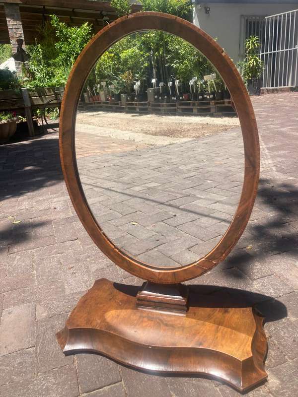 Beautiful Flame Mahogany Shaving Mirror ( 81 x 58 x 31 cm )