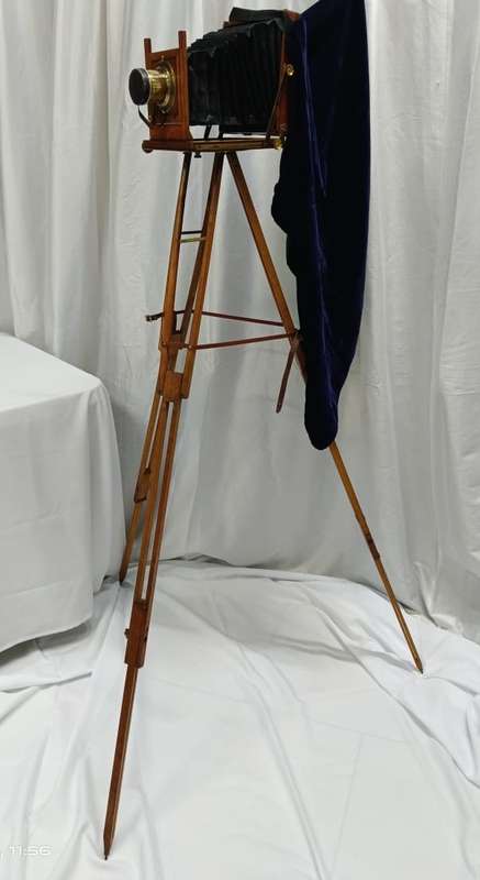 Antique Wood and Brass Victo Tripod Camera 1898.