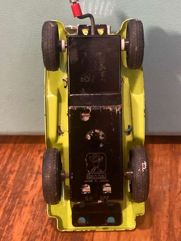 Japanese Tinplate Friction Car ( 16 x 9 x 6 cm )