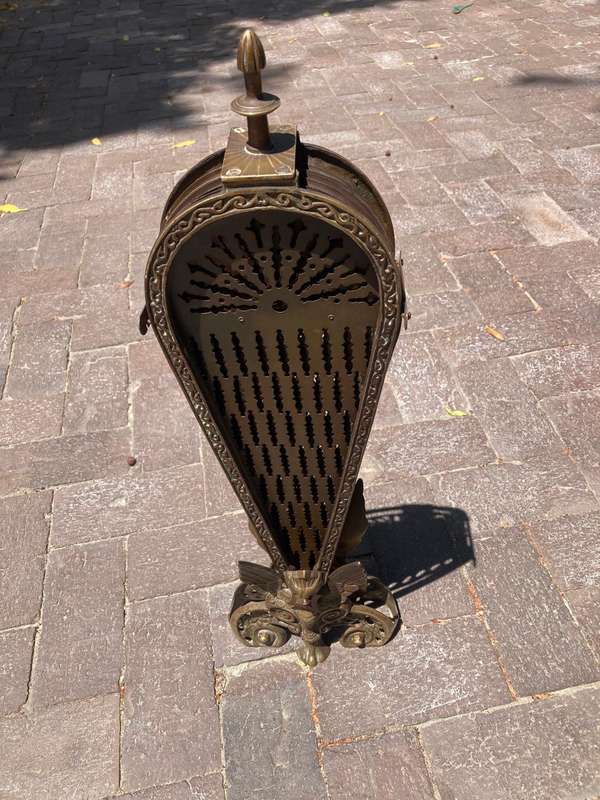 Rate Brass Peacock Firescreen ( 65 cm high , 95 cm wide open )