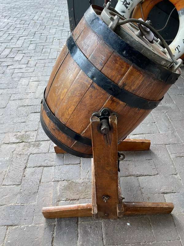 Vintage Butterchurn Churn Bail ( 80 c 57 x 48 cm )