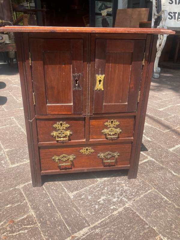 Rare Mahogany Sales Sample Cabinet (40 x 34 x 18 cm )
