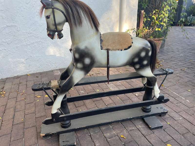 Rare Victorian Rocking Horse ( 124 x 35 x 116 )
