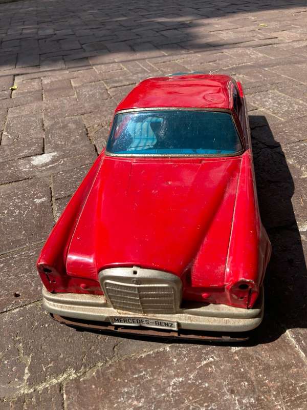 Japanese Tinplate mercedes ( 60 cm ) Incomplete