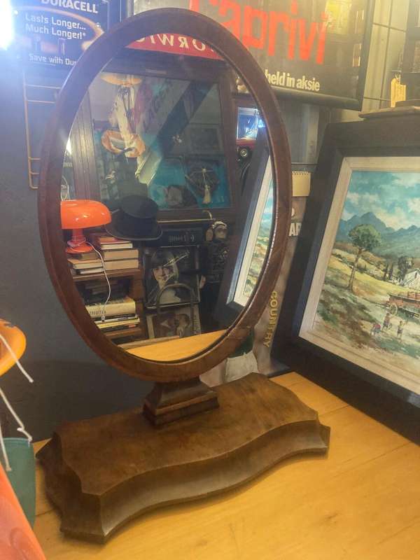 Beautiful Flame Mahogany Shaving Mirror ( 81 x 58 x 31 cm )
