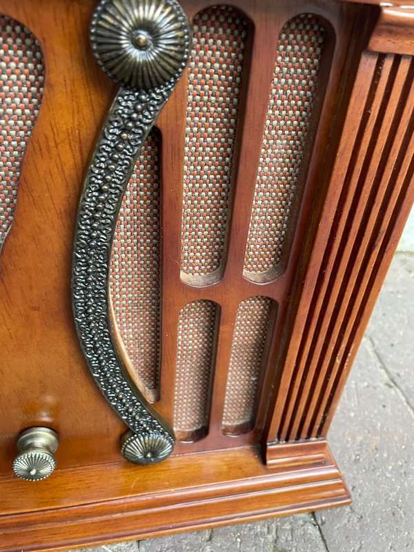 Vintage Radio Reproduction ( 53 x 35 x 25cm)