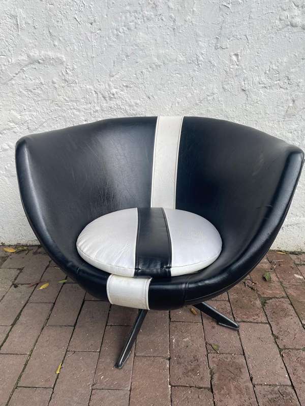 Midcentury Tub Swivel Chair