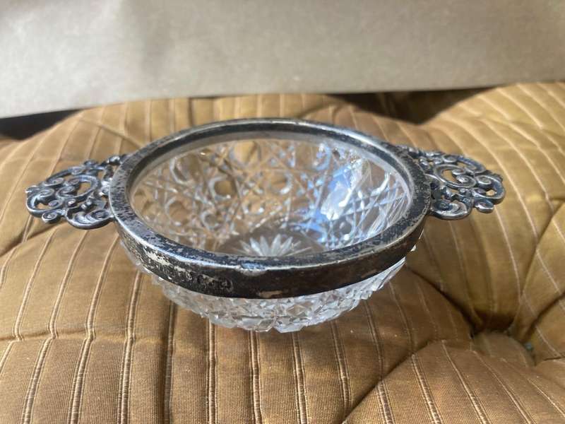 Silver Rimmed Cutglass Bowl ( 7 x 7 c 3cm )