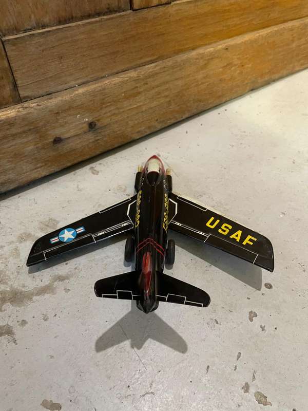 Tinplate USAF Jet ( 23 x 23 x 12 cm )